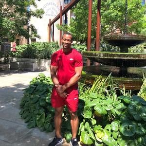 Meet your Posher, Dionte